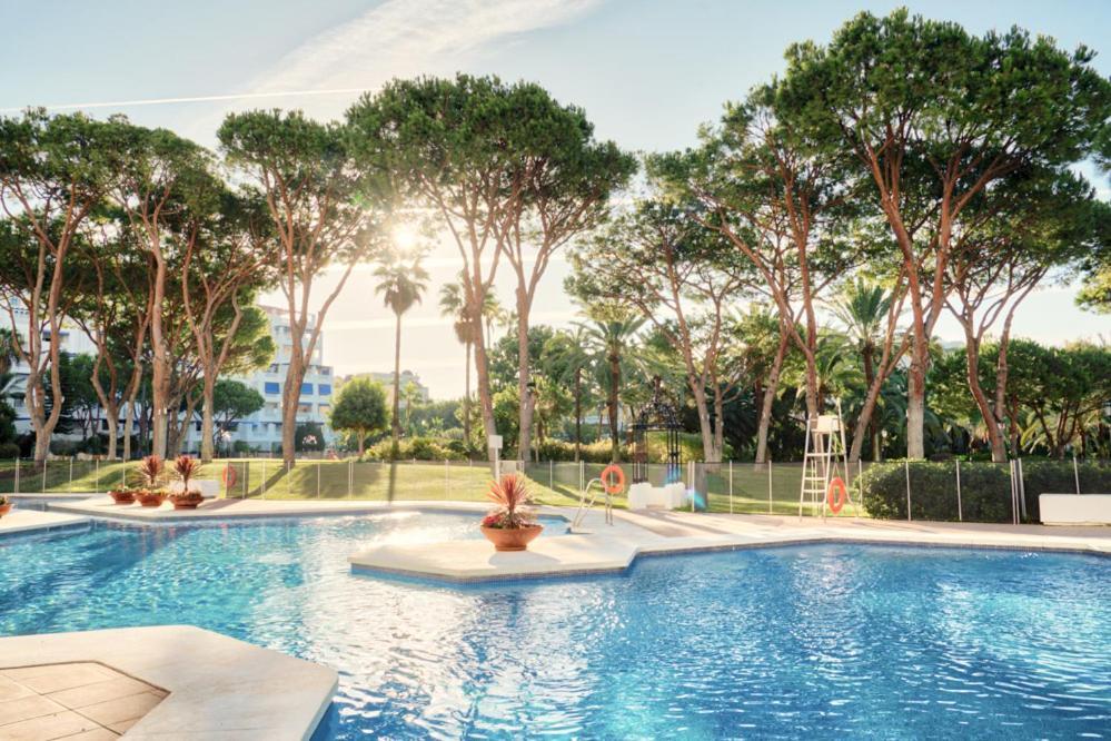 마르베야 Playas Del Duque, Puerto Banus, Golf .Playa Y Compras 아파트 외부 사진
