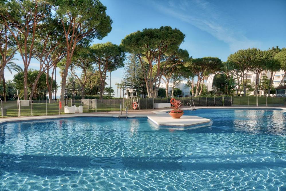 마르베야 Playas Del Duque, Puerto Banus, Golf .Playa Y Compras 아파트 외부 사진